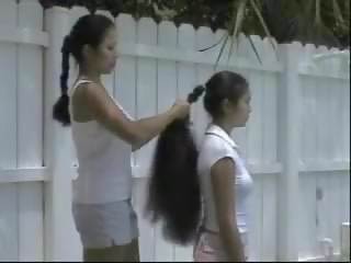 Cecelia ו - trinty dual ארוך שערה brushing: חופשי מלוכלך וידאו 17