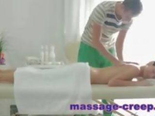 Inviting stunner soapy massage pijpen