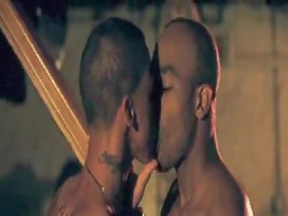 Gay Music mov on Rihanna-Rude b-y