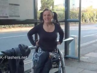 Paraprincess في الهواء الطلق الافتضاحية و وامض wheelchair مقيد الفاتنة عرض