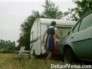 Retro kjønn film 1970s - hårete brunette - camper coupling